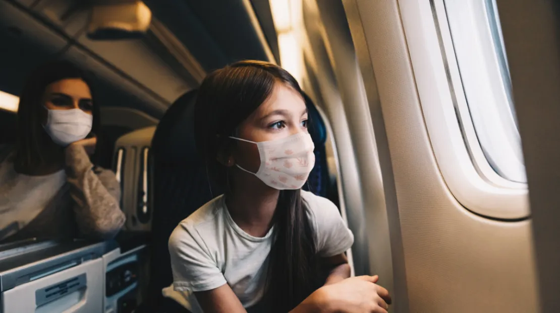 Bepergian Dengan Pesawat Bersama Anak, Amankah Hal Tersebut?