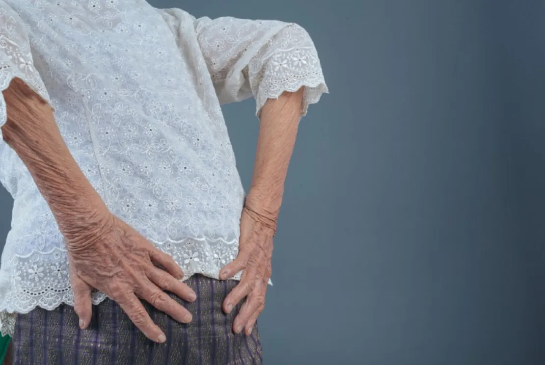Apa Itu Osteoporosis? Ini Penyebab, Gejala, & Pencegahannya