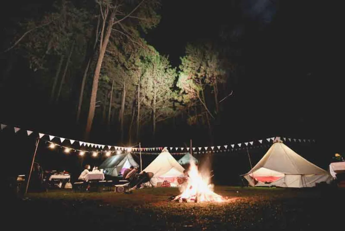 REKOMENDASI: 5 Spot Glamping Dengan Suasana Menyegarkan!