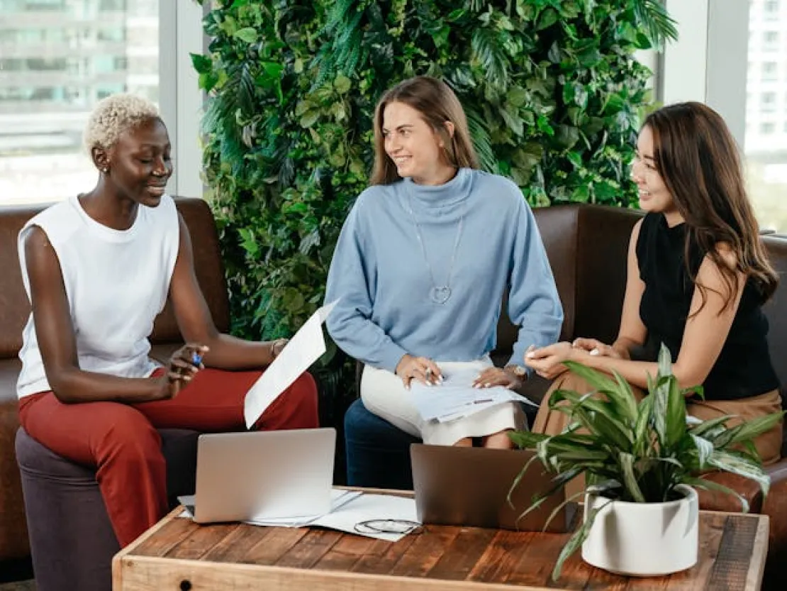 Manners: Jenis, Bedanya dengan Etika & Tips Menerapkannya